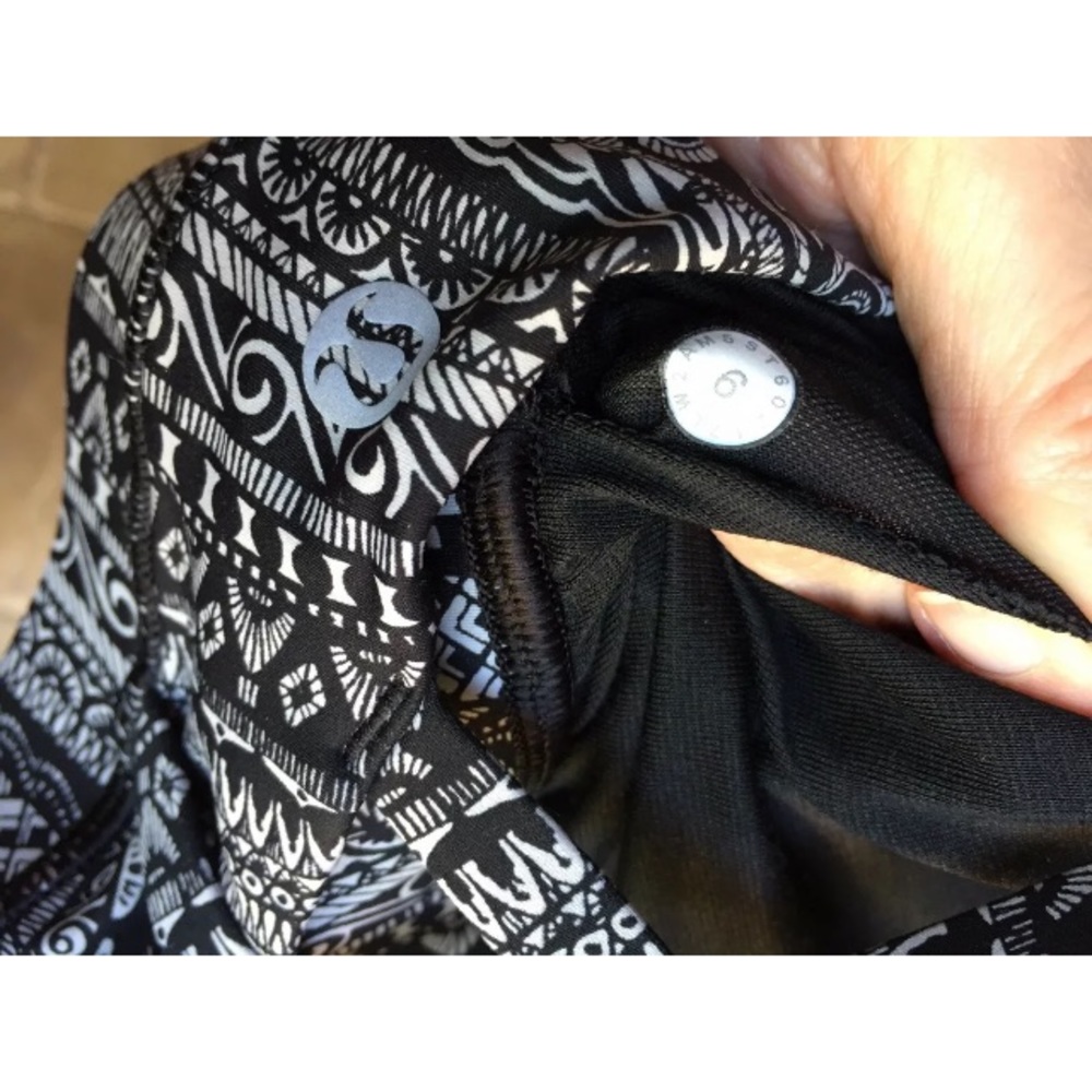 Lululemon Energy Sports Bra Nulux Entwined Black 6 - Picture 6 of 6
